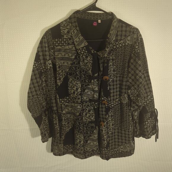 Cupcake Women’s Boho Black Gray Patterned Jacket Medium Logo Button Front Artsy - Picture 1 of 3